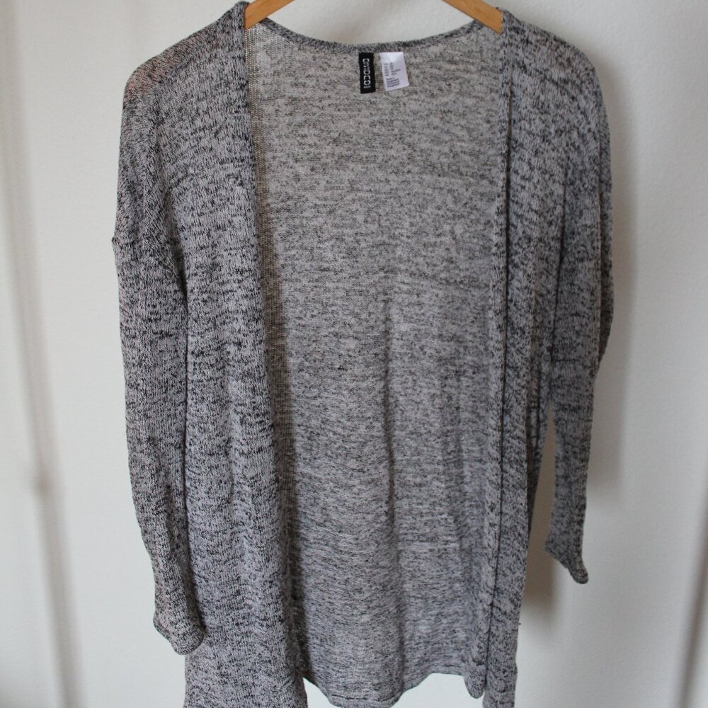 H&M Divided Med Flecked Gray Long Sleeve Cardigan